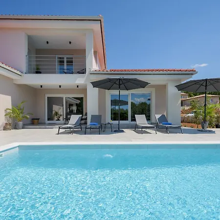 Vila Sanja Veligolji